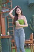 昂首看镜子我们继续V