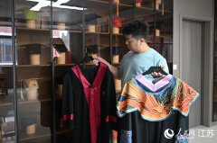 <b>江苏灌云：“从题服饰之都”转型记</b>